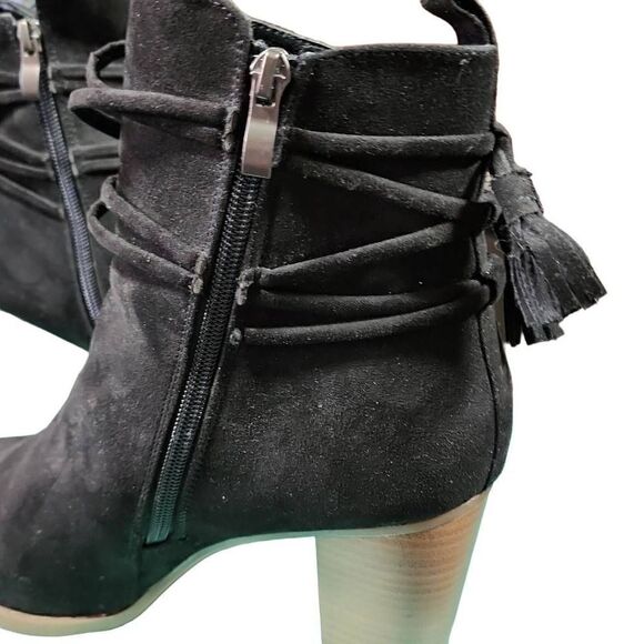 Maurices Brooklyn Women's Black Faux Suede Block Heel Tassel Ankle Boots Size 11 - Picture 4 of 11